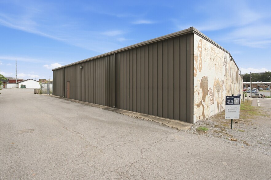 More Photos Of 1403 2nd Ave N, Nashville Warehouse For Lease