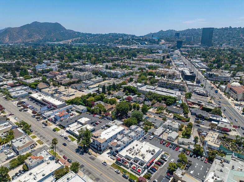 More Photos Of 10738 Riverside Dr, North Hollywood Medical For Lease