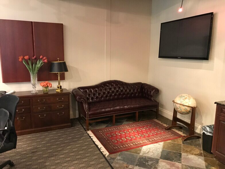 More Photos Of 711 S Howard Ave, Tampa Coworking Space