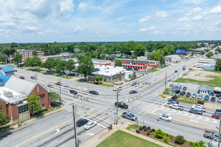 More Photos Of 2101 Main St, Columbia Freestanding For Lease