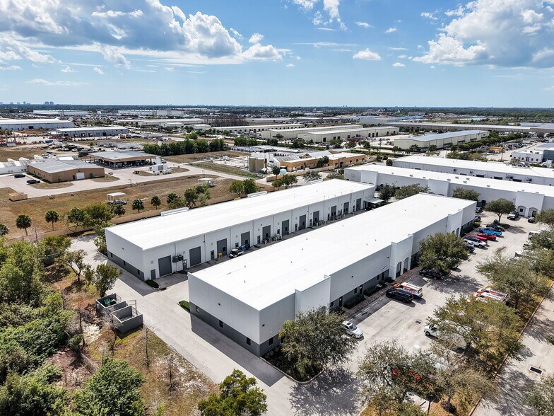 More Photos Of 8821 Business Park Dr, Fort Myers Warehouse For Sale