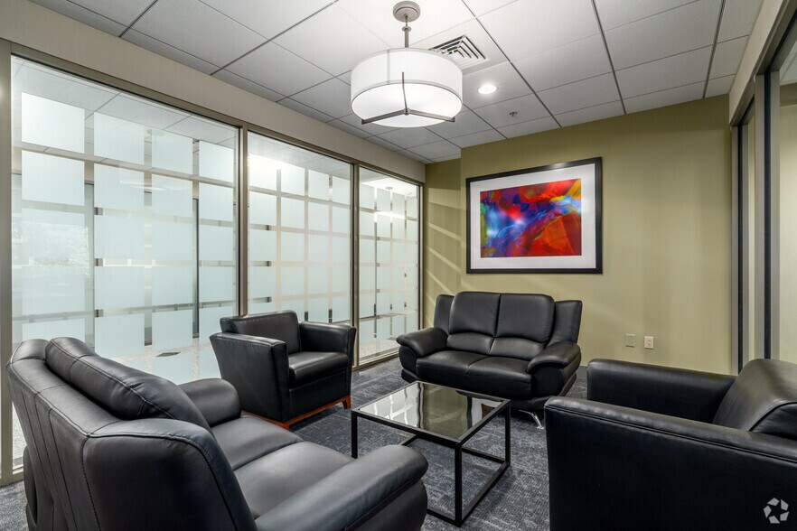 More Photos Of 401 Plymouth Rd, Plymouth Meeting Office For Lease