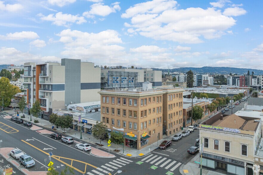 More Photos Of 498 25th St, Oakland Apartments For Sale