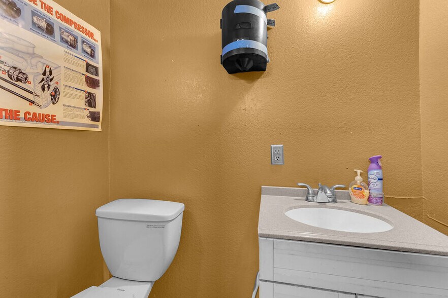 More Photos Of 68361 Kieley Rd, Cathedral City Service For Sale