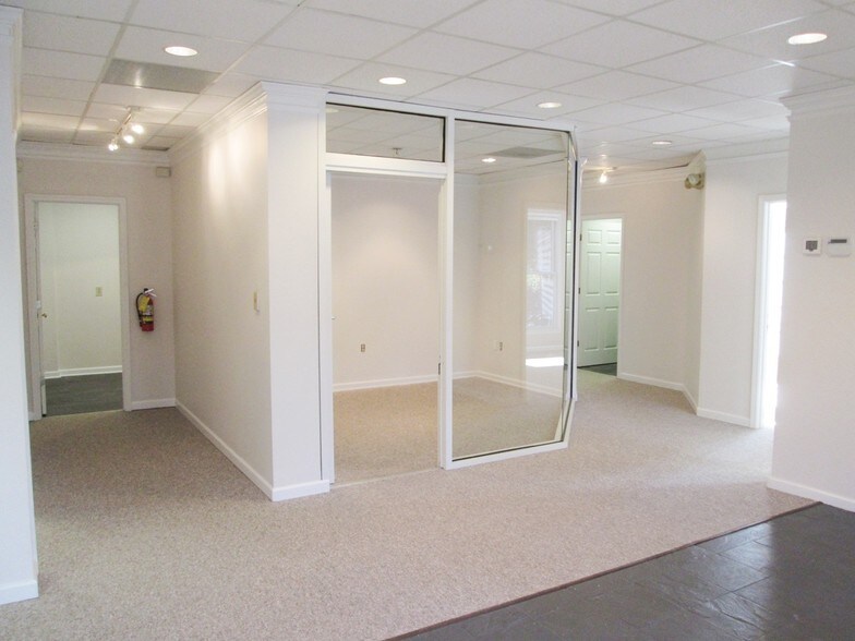 More Photos Of 3867 Holcomb Bridge Rd, Peachtree Corners Office For Lease