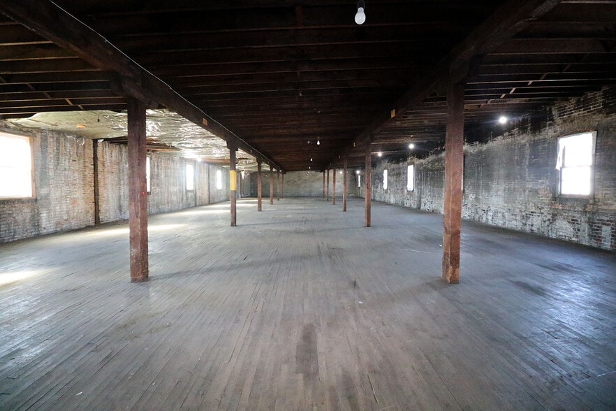 More Photos Of 312 N 7th St, Steubenville Warehouse For Sale