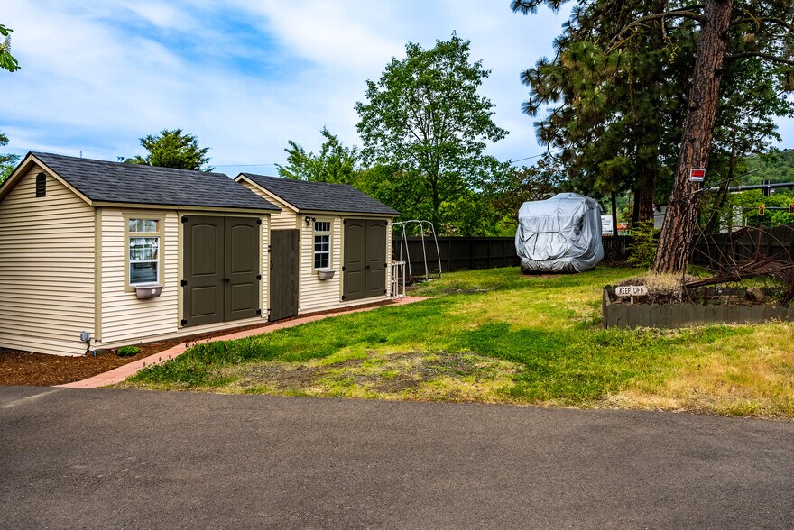 More Photos Of 236 SE Stephens St, Roseburg Hospitality For Sale