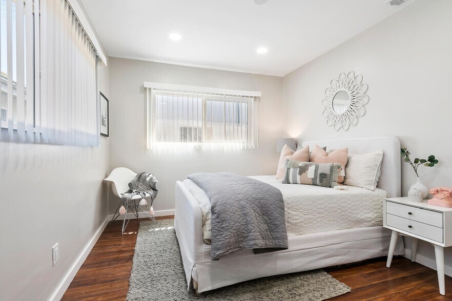 More Photos Of 2201 Avon St, Los Angeles Multifamily For Sale