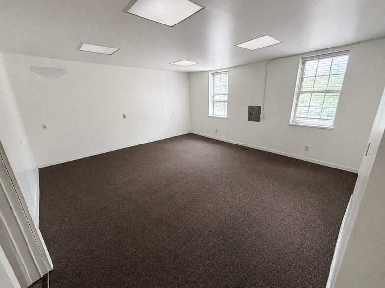 More Photos Of 508 S Broadway, Baltimore Storefront Retail Office For Lease