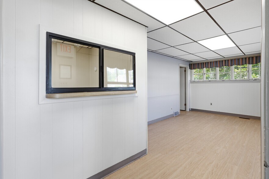 More Photos Of 222 Gibbsboro Rd, Clementon Office For Sale