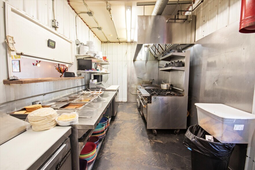 More Photos Of 3829 N Main St, Marion Storefront Retail Residential For Sale