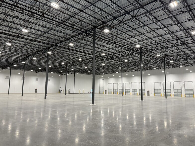 More Photos Of 5477 Business Park Dr, Rosenberg Warehouse For Lease