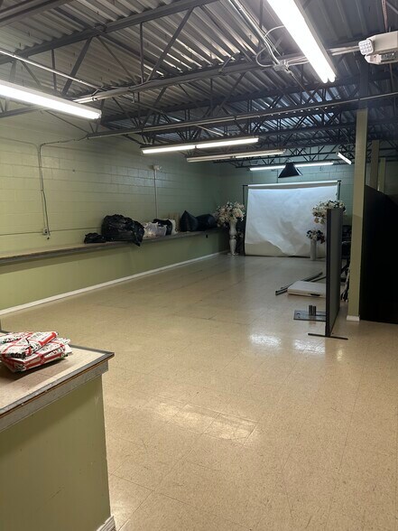 More Photos Of 52 Connecticut Ave, South Windsor Light Manufacturing For Lease