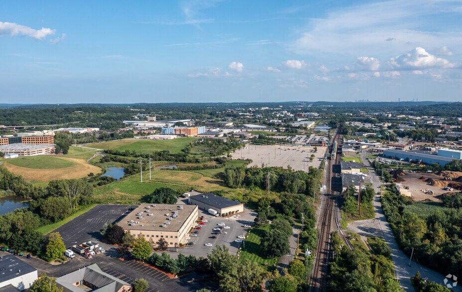 More Photos Of 317 New Boston St, Woburn Research And Development For Lease