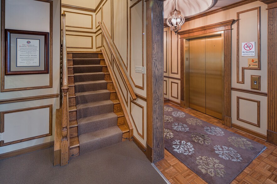 More Photos Of 6409 Quail Hollow Rd, Memphis Medical For Sale