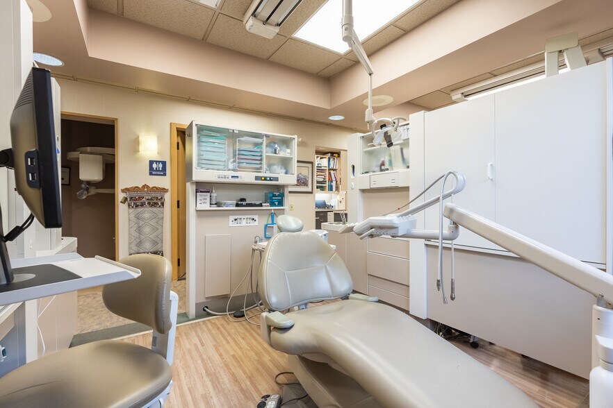 More Photos Of 3136 Squalicum Pky, Bellingham Medical For Sale