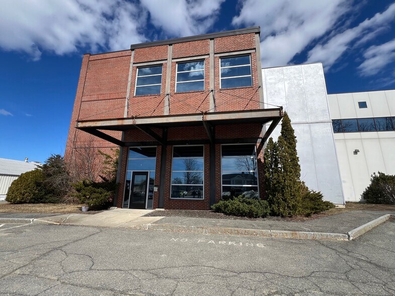 More Photos Of 9 Oak St, Guilford Manufacturing For Sale