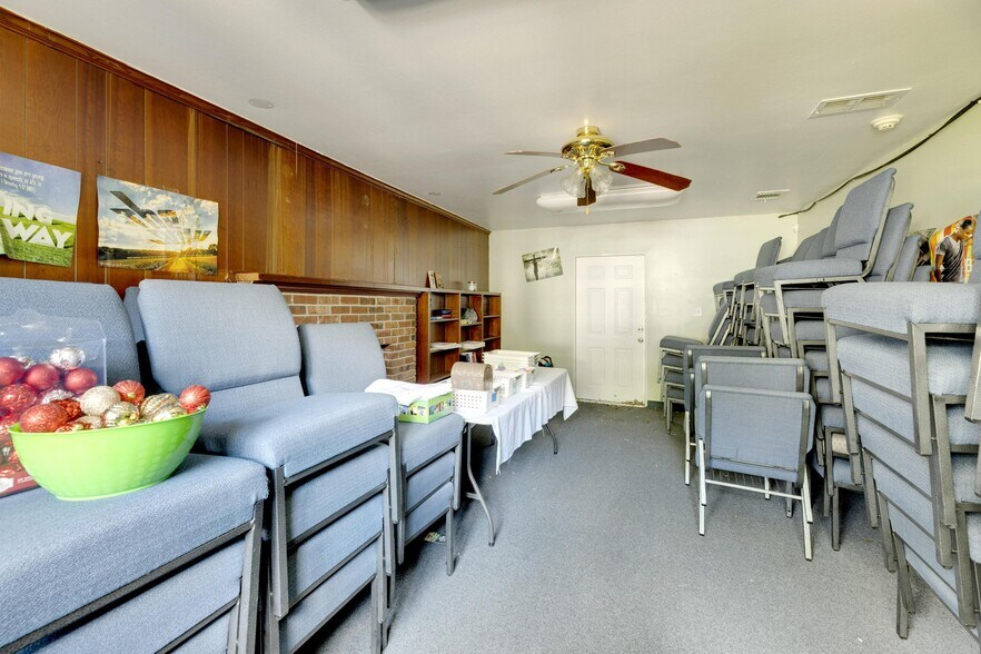 More Photos Of 3001 S Kings Ave, Brandon Religious Facility For Sale
