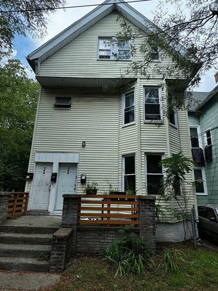 Primary Photo Of 105 Ivy St, New Haven Multifamily For Sale