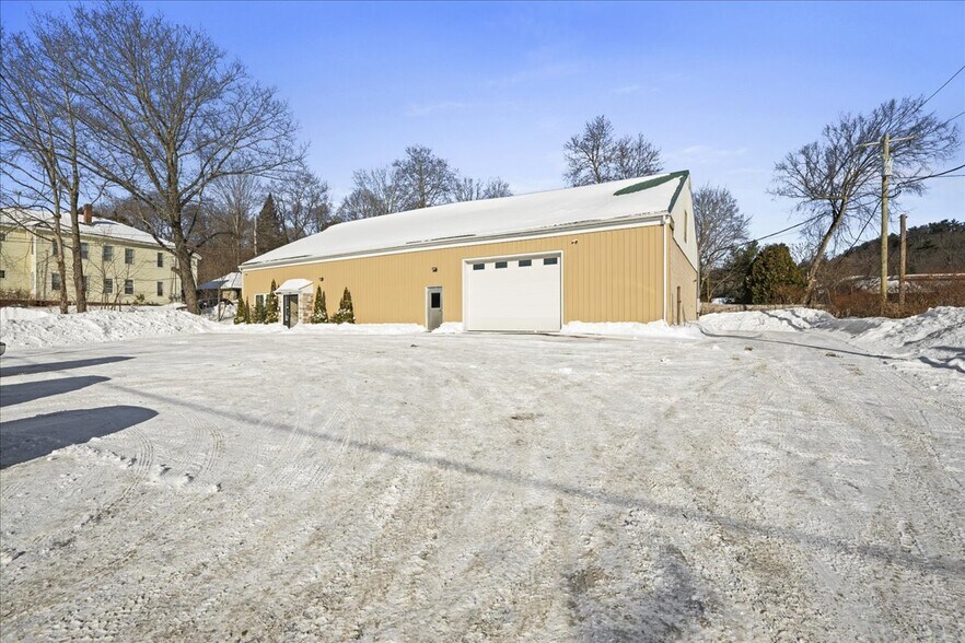 More Photos Of 210 Main St, Leicester Flex For Sale