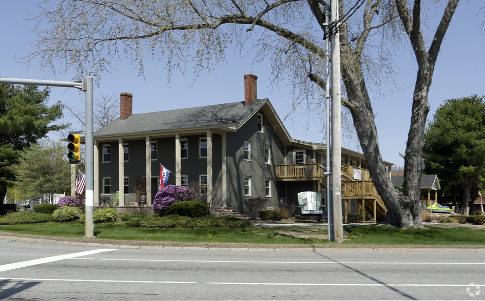 Primary Photo Of 1934 Lakeshore Rd, Gilford Office For Sale