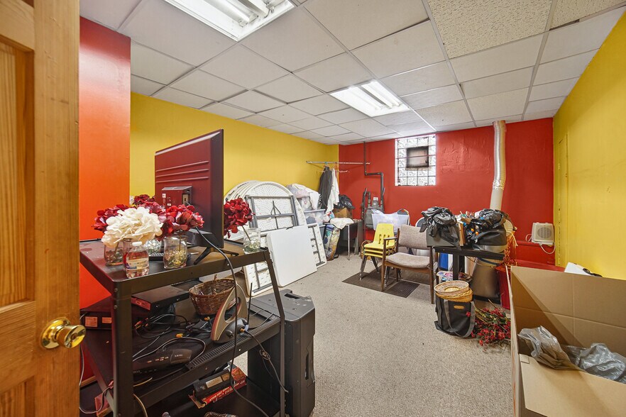 More Photos Of 4727 S Wabash Ave, Chicago Religious Facility For Sale