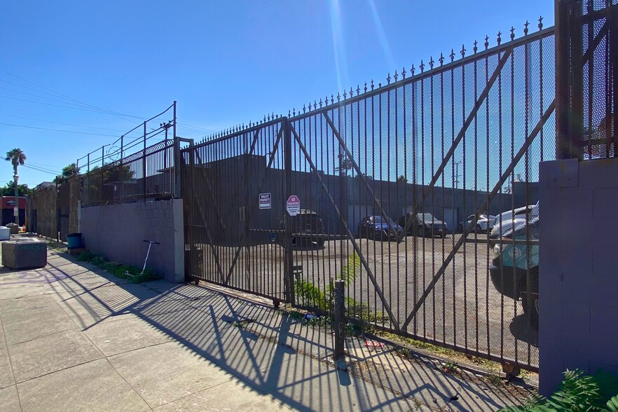 More Photos Of 3221 S Hill St, Los Angeles Industrial For Sale