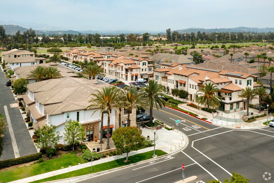 More Photos Of 211 Village Commons Blvd, Camarillo Storefront Retail Residential For Sale