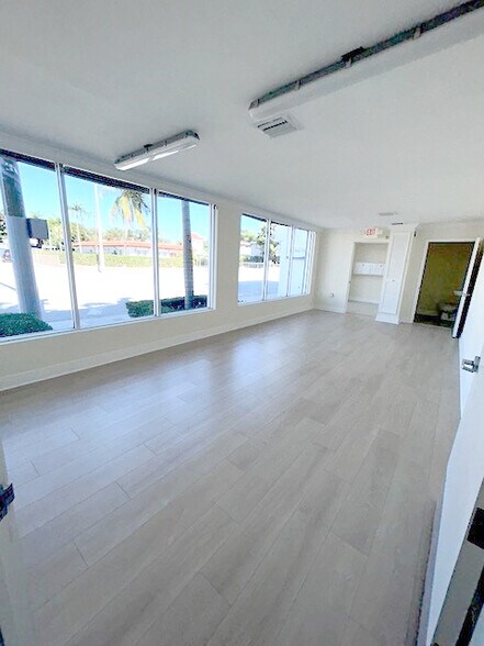 More Photos Of 2390 NW 7th St, Miami Medical For Sale