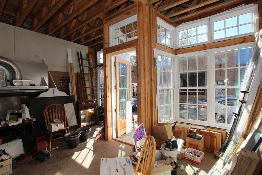 More Photos Of 513 Poplar St, Cambridge Storefront Retail Residential For Sale