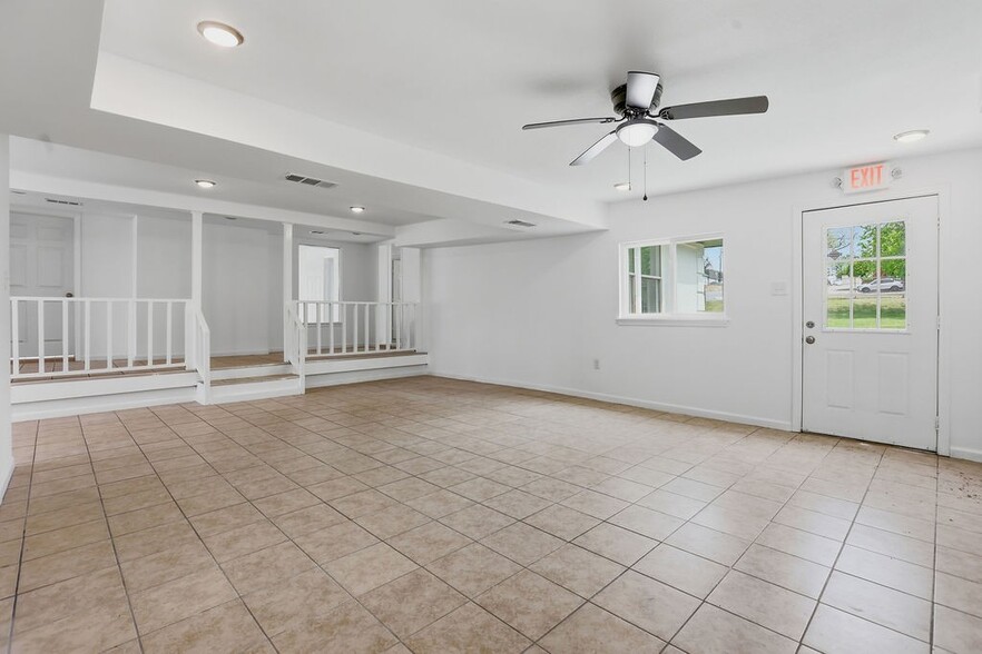 More Photos Of 1400 E Belt Line Rd, Carrollton Freestanding For Sale