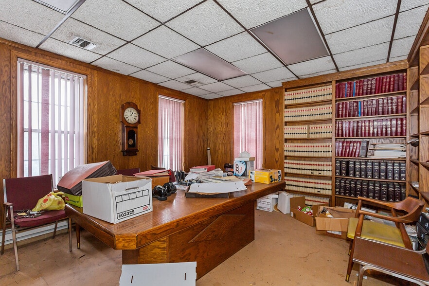 More Photos Of 118 Hudson St, Hackensack Office For Sale