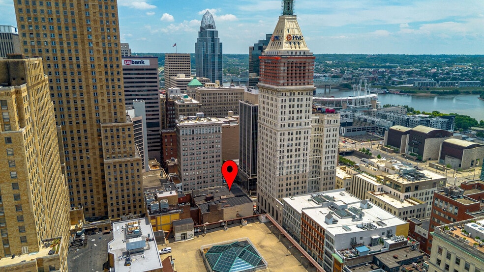 More Photos Of 6 W 4th St, Cincinnati Storefront Retail Office For Sale