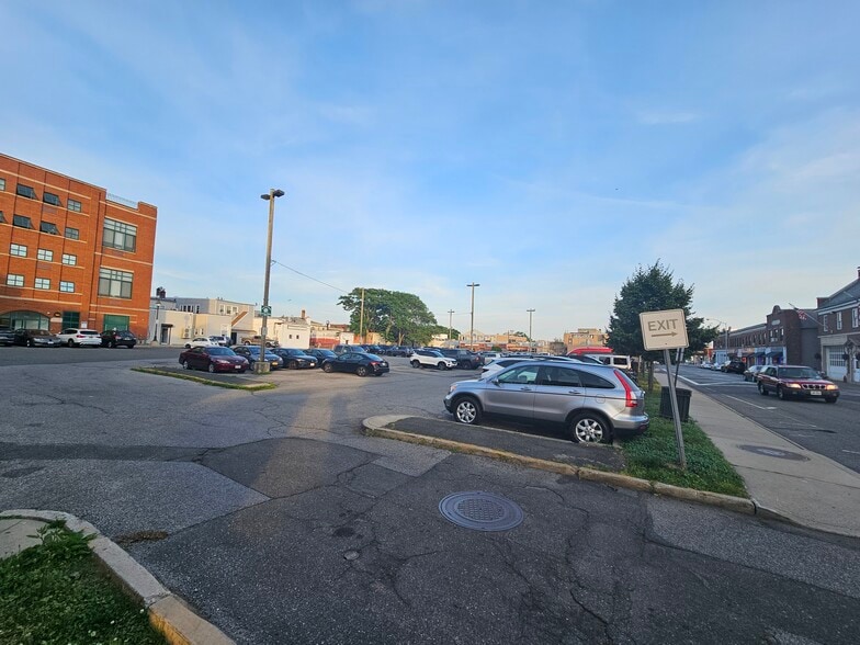 More Photos Of 24-26 W Merrick Rd, Freeport Storefront For Sale