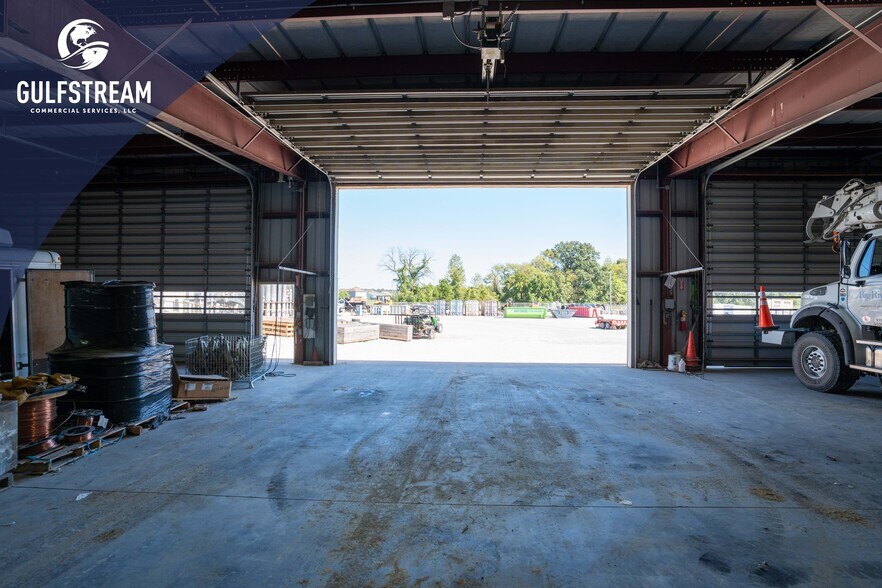 More Photos Of 5630 Airline Rd, Henderson Manufacturing For Lease