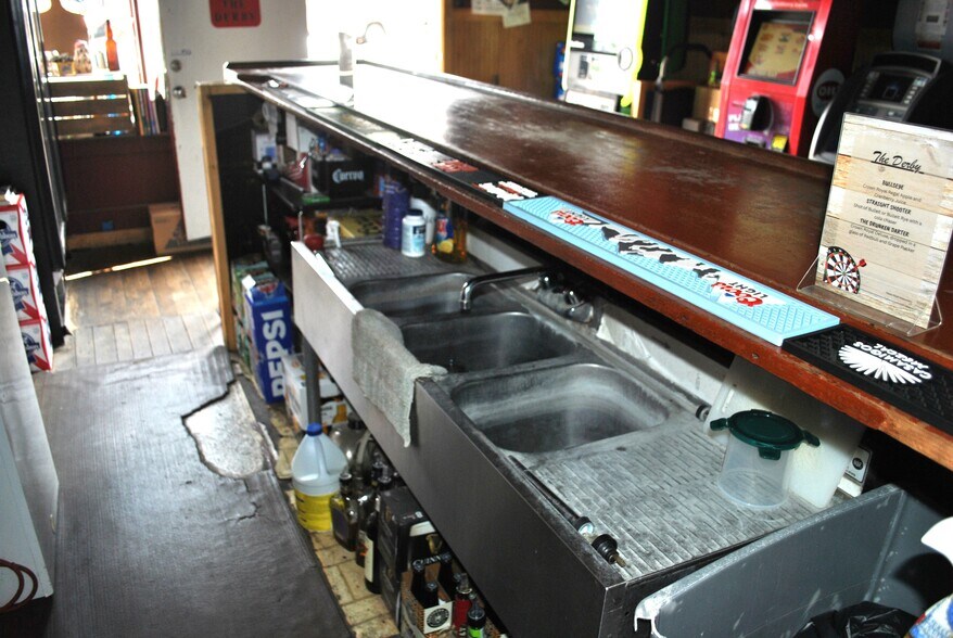 More Photos Of 209 W Main St, Circleville Storefront For Sale