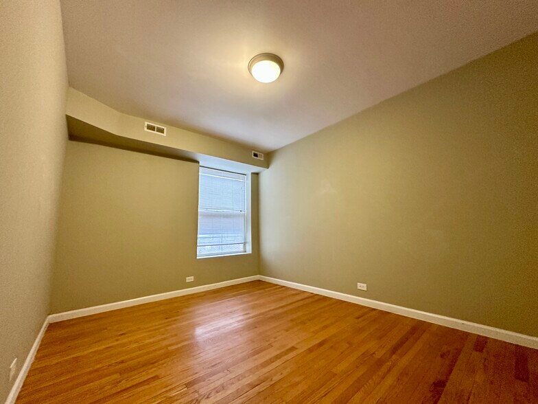 More Photos Of 7550-7558 S Essex Ave, Chicago Apartments For Sale