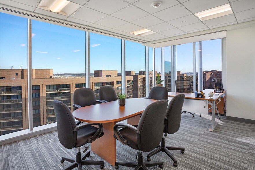 More Photos Of 1400 Crystal Dr, Arlington Office For Lease