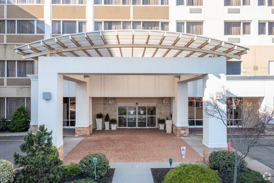 More Photos Of 36 Valley Rd, Clark Hotel For Sale