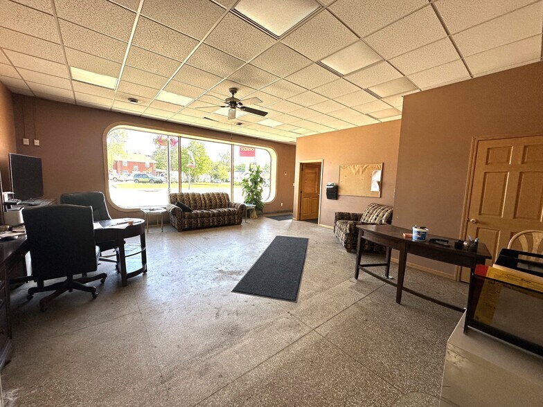 More Photos Of 620 E Howard St, Hibbing Parking Garage For Sale