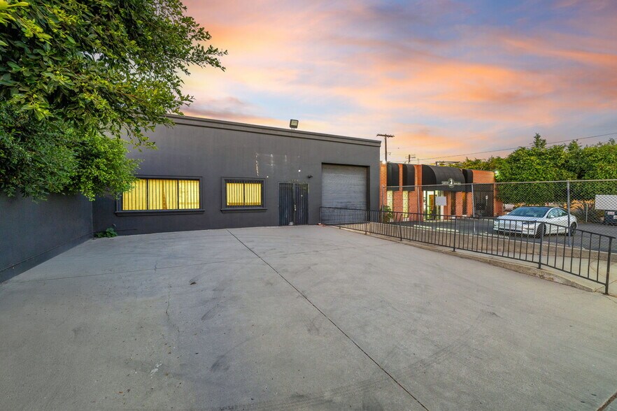 More Photos Of 3364 S Robertson Blvd, Los Angeles Warehouse For Sale