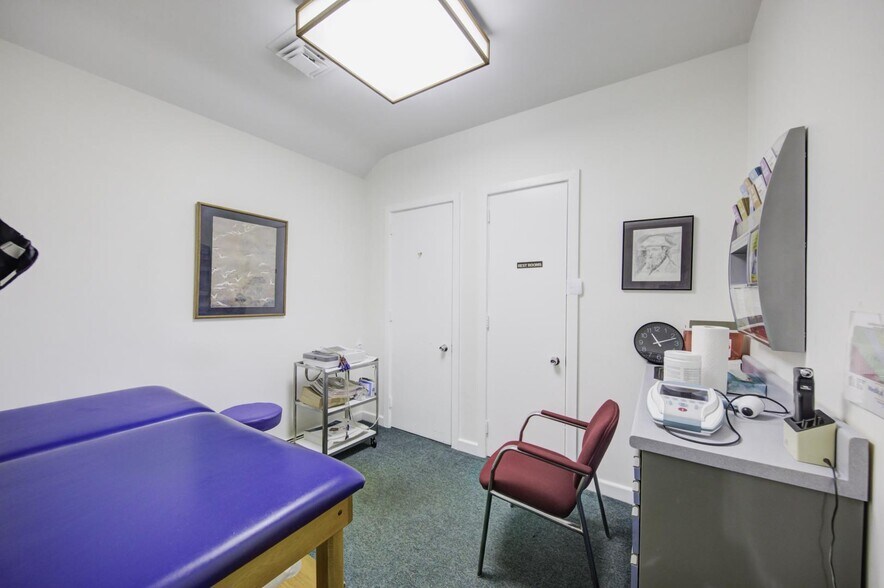 More Photos Of 39 E Chestnut Hill Ave, Philadelphia Medical For Sale