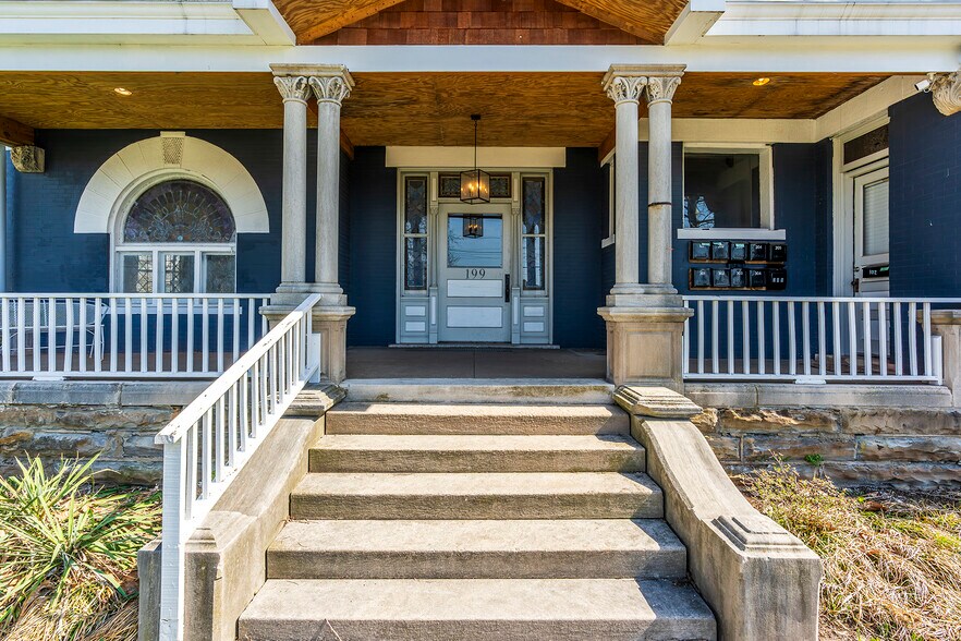 More Photos Of 199 E Loudon Ave, Lexington Office Residential For Sale