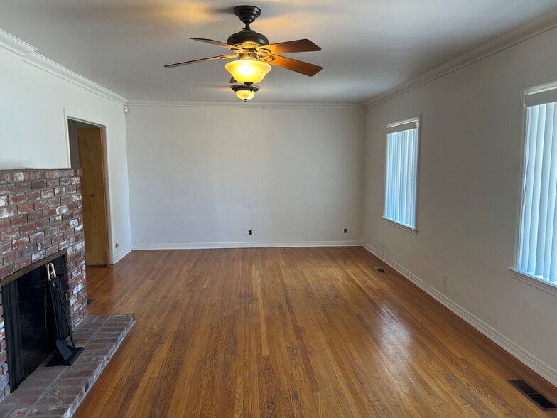 More Photos Of 341 N Kaweah Ave, Exeter Office For Lease