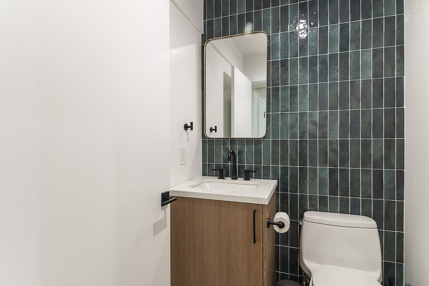 More Photos Of 811 N Harvard Blvd, Los Angeles Multifamily For Sale