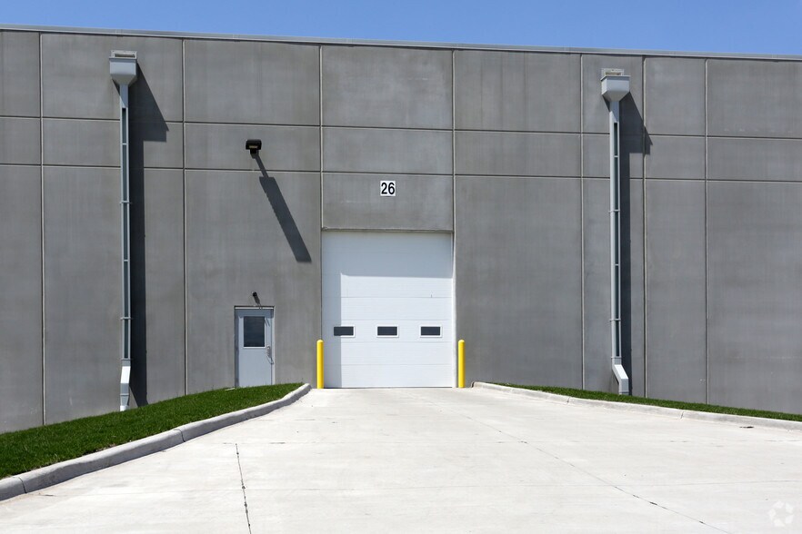 More Photos Of 4950 NE 29th St, Des Moines Warehouse For Lease