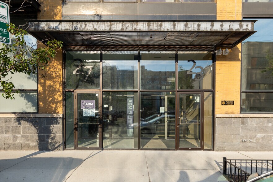 More Photos Of 19-27 N Green St, Chicago Loft Creative Space For Sale