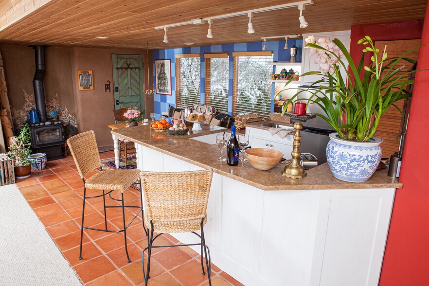 More Photos Of 613 Callejon Rd, Taos Hospitality For Sale
