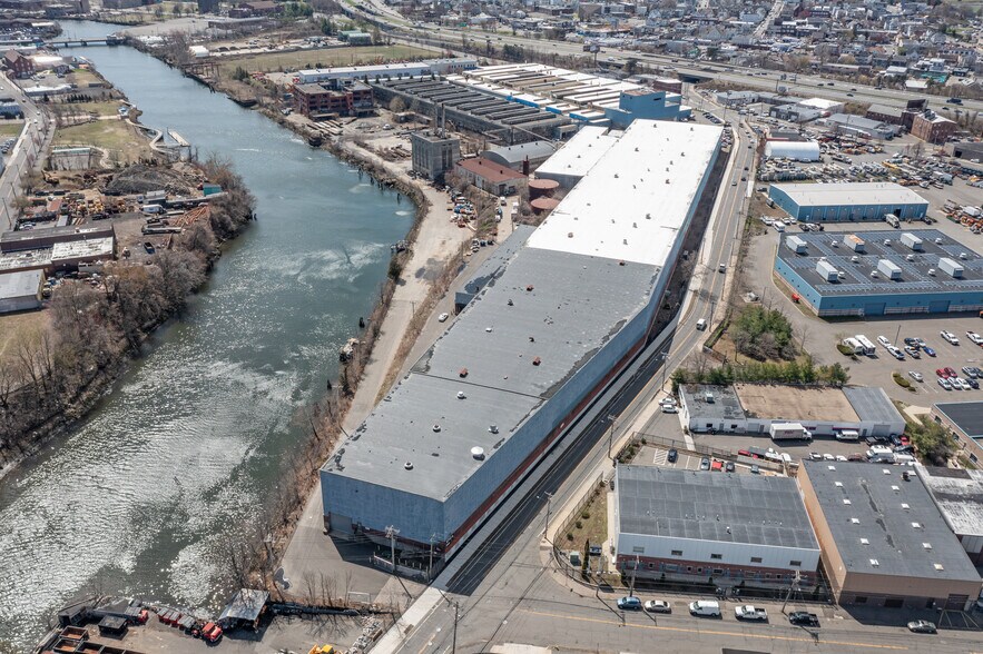 More Photos Of 640 N Washington Ave, Bridgeport Warehouse For Lease