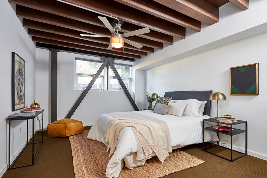 More Photos Of 2100 Abbot Kinney Blvd, Venice Office For Lease